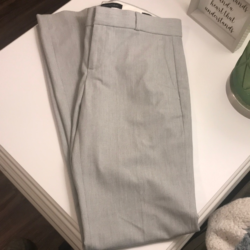 NWOT Banana Republic Light Grey Logan Dress Pants Size 2